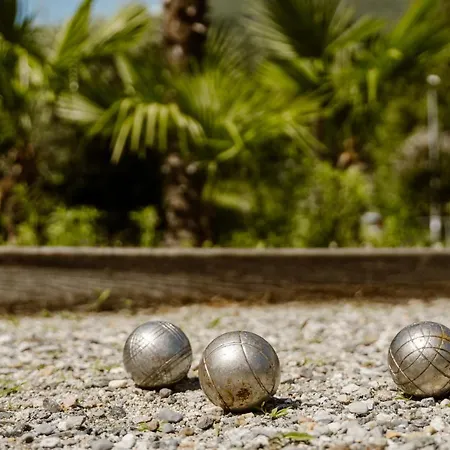 Casa Emmaus Hotel 3*